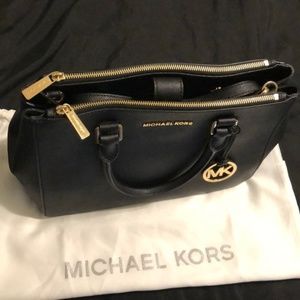 👑Michael Kors Sutton Satchel👑